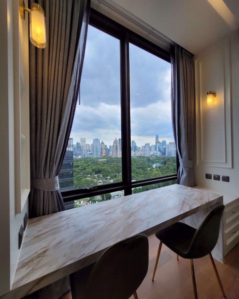 Picture of 1 bed Condo in MUNIQ Langsuan Pathum Wan District C018114