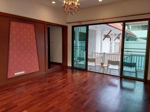 รูปภาพ 4 bed House  Bangkapi Sub District H018184