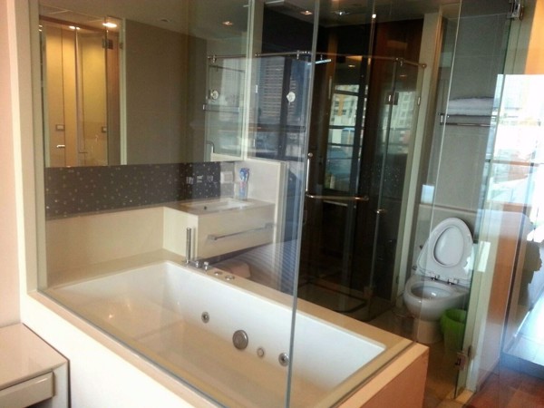 รูปภาพ 2 ห้องนอน Condo ในโครงการ The Address Sathorn Silom Sub District C018214