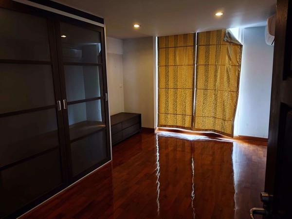 Picture of 3 bed Condo in The Peaks Residence Khlong Toei Nuea Sub District C018222