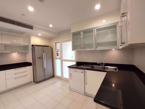 Picture of 3 bed Condo in GM Height Khlongtoei Sub District C018270