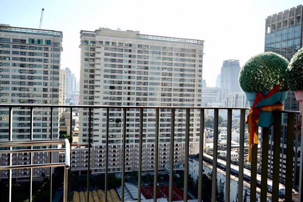 Picture of 1 bed Condo in Pyne by Sansiri Thanonphetchaburi Sub District C018288