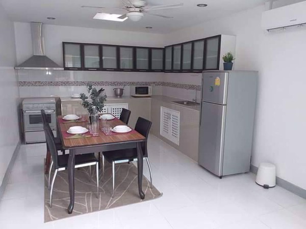 Picture of 3 bed Condo in Swasdi Mansion Khlong Toei Nuea Sub District C018301