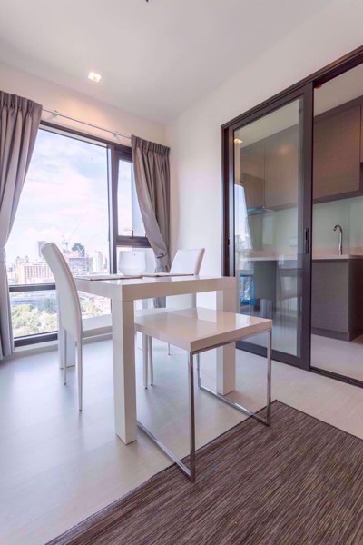 Picture of 1 bed Condo in Rhythm Sukhumvit 36-38 Phra Khanong Sub District C018331