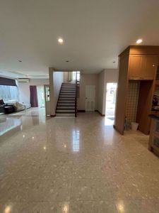 Picture of 4 bed House in Laddarom Elegance Kaset-Nawamin  Latphrao Sub District H018352