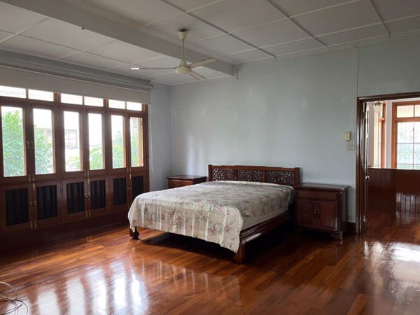 Picture of 4 bed House  Lumphini Sub District H018420