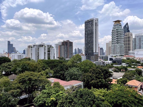 Picture of 3 bed Condo in DS Tower 1 Sukhumvit 33 Khlong Tan Nuea Sub District C018462