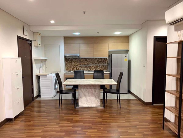 Picture of 2 bed Condo in Le Luk Phrakhanongnuea Sub District C018468