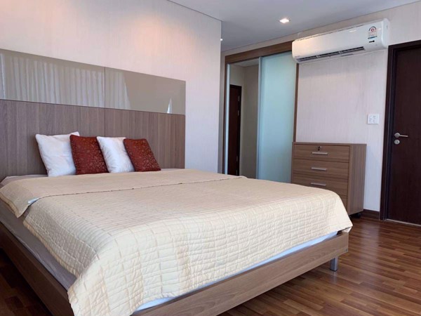 Picture of 2 bed Condo in Le Luk Phrakhanongnuea Sub District C018468