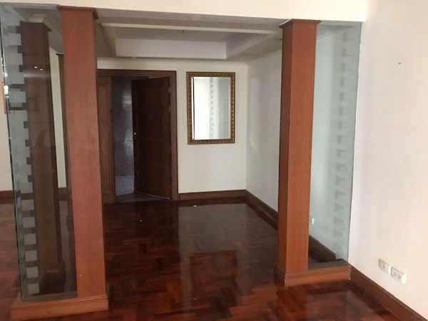 Picture of 3 bed Condo in Kallista Mansion Khlong Toei Nuea Sub District C018543