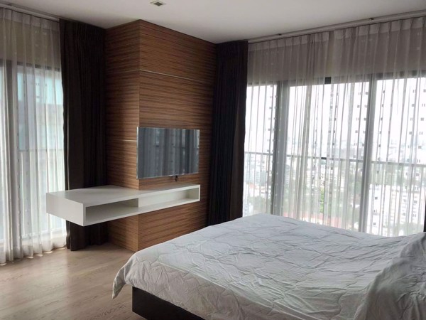 รูปภาพ 2 ห้องนอน Condo ในโครงการ Noble Remix Khlongtan Sub District C018581