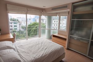 Picture of 3 bed Condo in The Bangkok Thanon Sub Si Phraya Sub District C018599