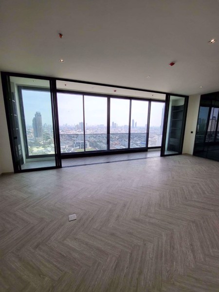 Picture of 3 bed Condo in Chapter Charoennakhorn-Riverside Banglamphulang Sub District C018677