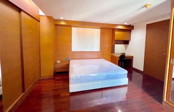 Picture of 4 bed Condo in City Lake Tower Khlongtoei District C018695