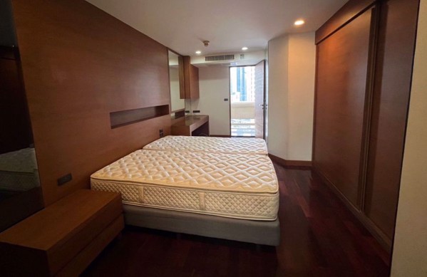 Picture of 4 bed Condo in City Lake Tower Khlongtoei District C018695