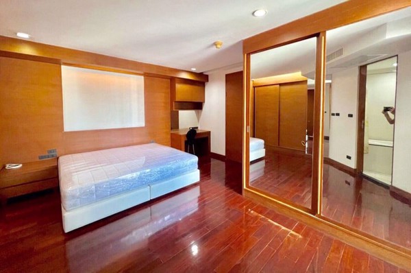 Picture of 4 bed Condo in City Lake Tower Khlongtoei District C018695