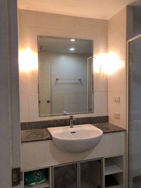 Picture of 1 bed Condo in Baan Siri Sukhumvit 13 Khlong Toei Nuea Sub District C018721