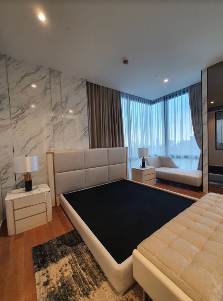 Picture of 3 bed Condo in MUNIQ Langsuan Pathum Wan District C018779