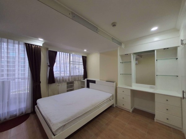 รูปภาพ 3 ห้องนอน Condo ในโครงการ Supalai Place Condominium Khlong Tan Nuea Sub District C018801