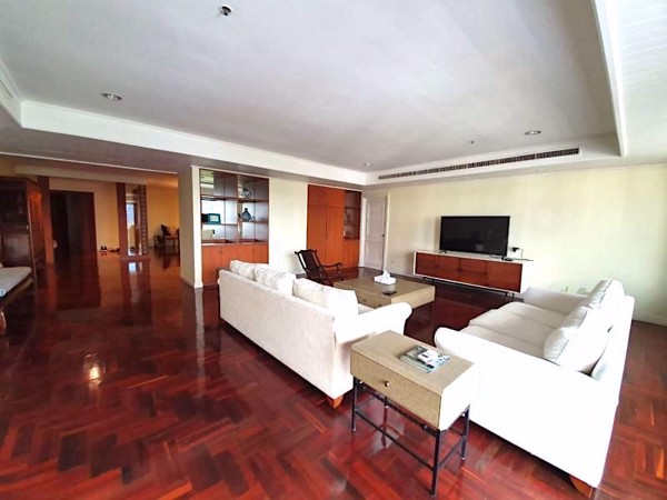 Picture of 3 bed Condo in Kallista Mansion Khlong Toei Nuea Sub District C018841