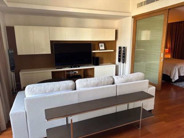 Picture of 1 bed Condo in Hansar Rajdamri Lumphini Sub District C018868