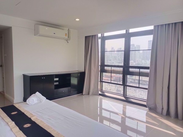 รูปภาพ 3 ห้องนอน Condo ในโครงการ The Waterford Park Sukhumvit 53 Khlong Tan Nuea Sub District C018901