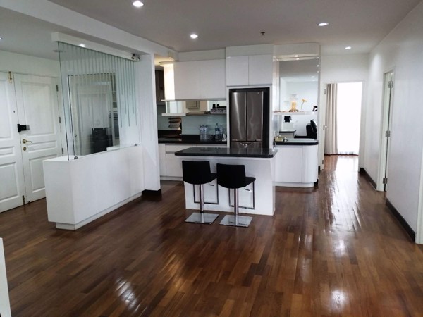 Picture of 3 bed Condo in Grand Langsuan Lumphini Sub District C018905