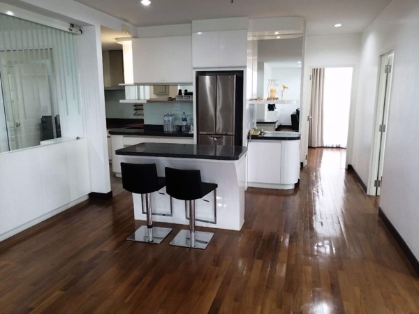 Picture of 3 bed Condo in Grand Langsuan Lumphini Sub District C018905