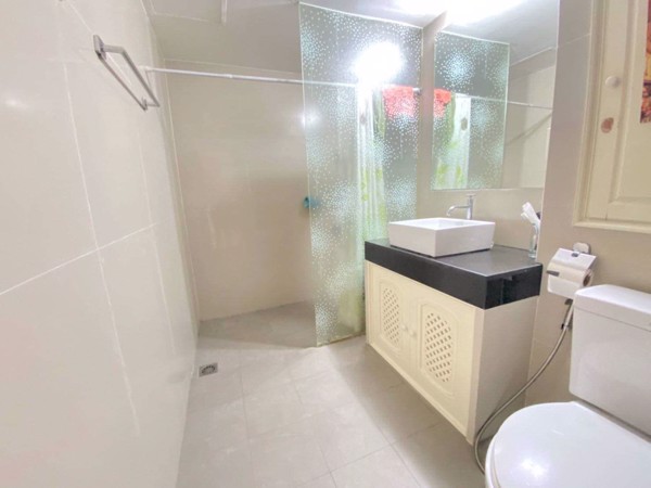 Picture of 2 bed Condo in Supalai Place Condominium Khlong Tan Nuea Sub District C018944