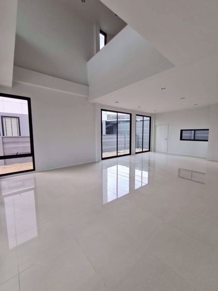 Picture of 3 bed House in Nue Noble Connex House Don Mueang  Sao Thong Hin Sub District H018949