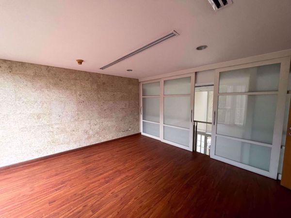 Picture of 3 bed House in The Lofts Sathorn  Yan Nawa District H018995