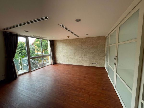 Picture of 3 bed House in The Lofts Sathorn  Yan Nawa District H018995