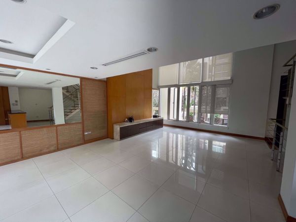 Picture of 3 bed House in The Lofts Sathorn  Yan Nawa District H018995