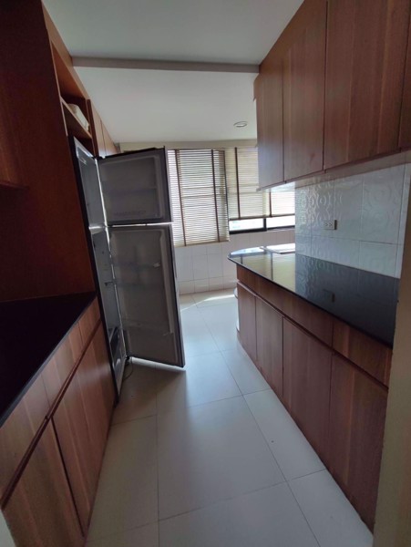 Picture of 2 bed Condo in Baan Prompong Khlong Tan Nuea Sub District C019074