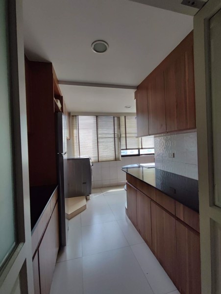 Picture of 2 bed Condo in Baan Prompong Khlong Tan Nuea Sub District C019074