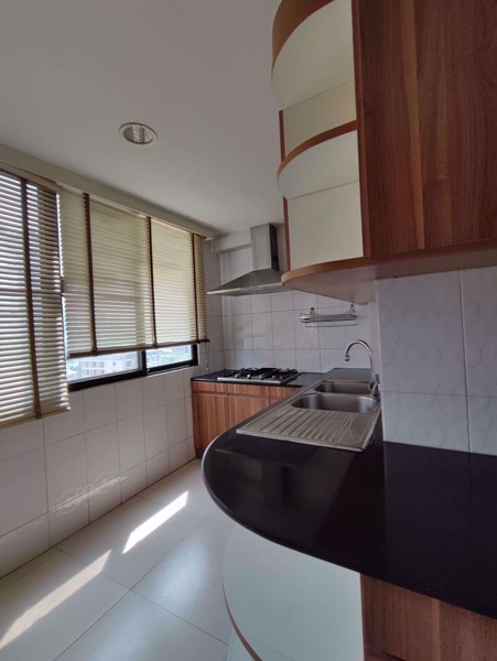 Picture of 2 bed Condo in Baan Prompong Khlong Tan Nuea Sub District C019074