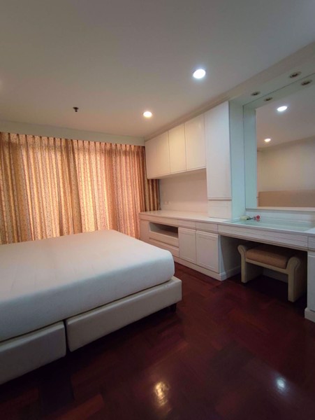 Picture of 2 bed Condo in Baan Prompong Khlong Tan Nuea Sub District C019074