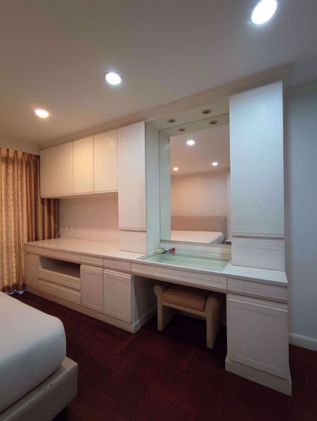 Picture of 2 bed Condo in Baan Prompong Khlong Tan Nuea Sub District C019074