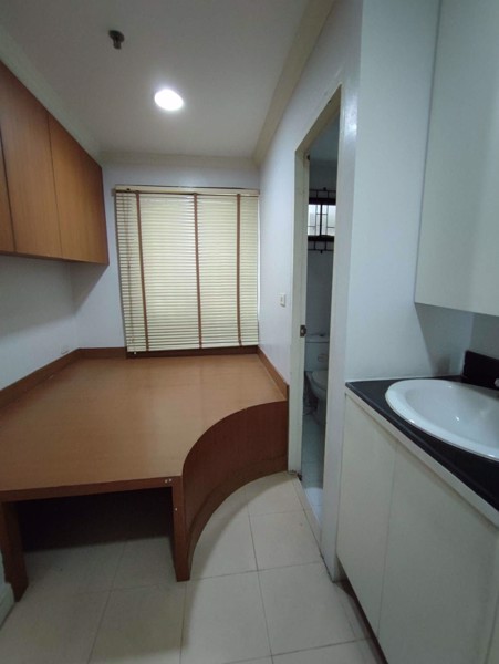 Picture of 2 bed Condo in Baan Prompong Khlong Tan Nuea Sub District C019074