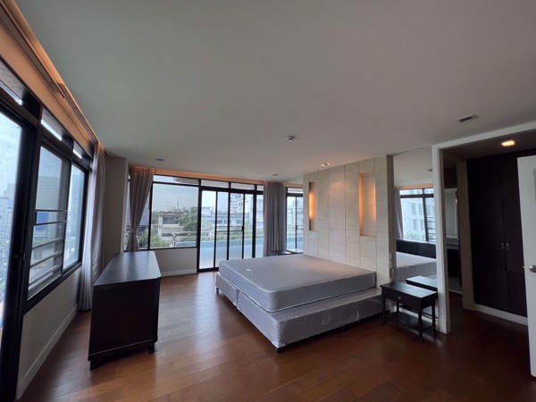 Picture of 3 bed Condo in Romsai Residence Khlong Tan Nuea Sub District C019075