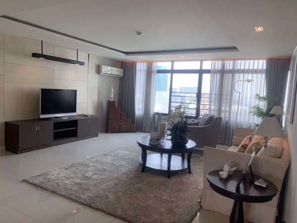 Picture of 3 bed Condo in Romsai Residence Khlong Tan Nuea Sub District C019083