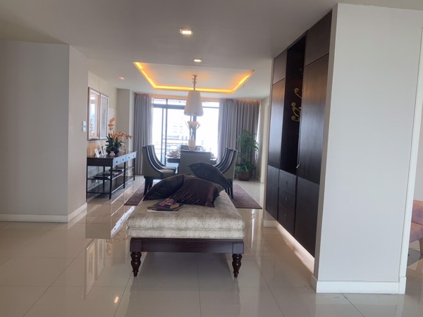 Picture of 3 bed Condo in Romsai Residence Khlong Tan Nuea Sub District C019083