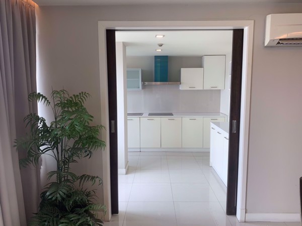 Picture of 3 bed Condo in Romsai Residence Khlong Tan Nuea Sub District C019083