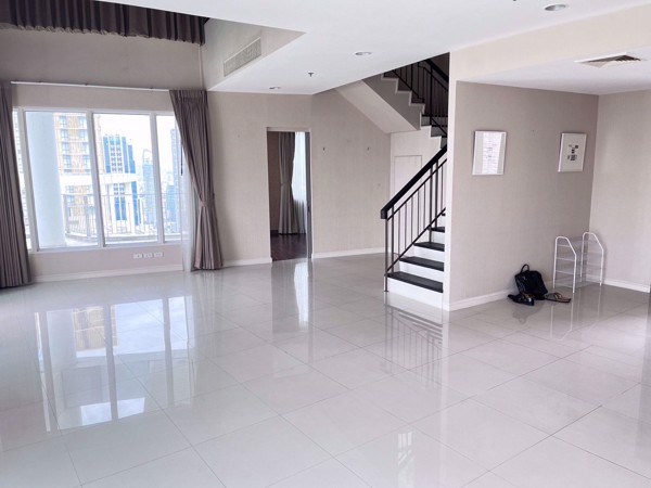 Picture of 4 bed Duplex in Baan Rajprasong Lumphini Sub District D019073