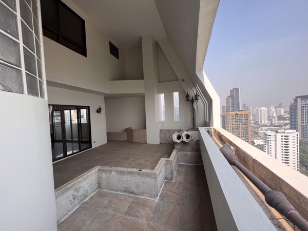 Picture of 3 bed Duplex in Regent on the Park 1 Khlongtan Sub District D019121