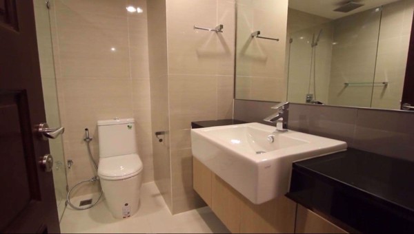 Picture of 3 bed Condo in Ploenruedee Residence Pathum Wan District C019130