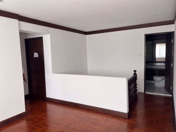 Picture of 3 bed Duplex in Yada Residential Khlong Tan Nuea Sub District D019134