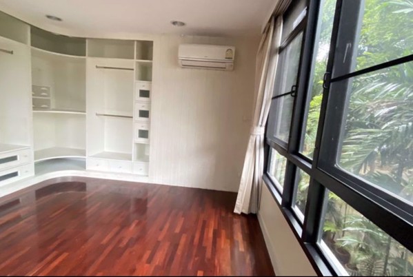 Picture of 3 bed Condo in Baan Chan Khlong Tan Nuea Sub District C019135