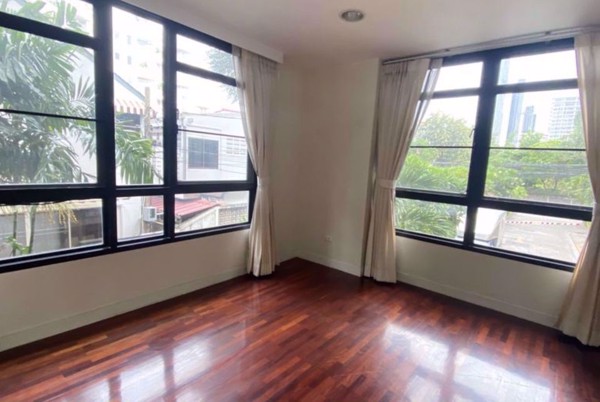 Picture of 3 bed Condo in Baan Chan Khlong Tan Nuea Sub District C019135