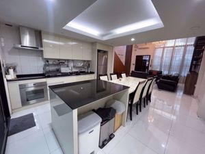 Picture of 3 bed House  Silom Sub District H019236